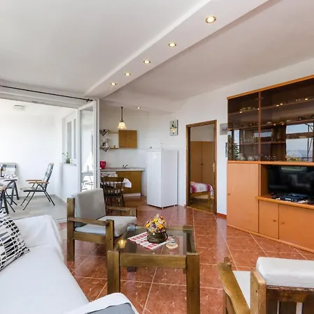 Dada * Novi Vinodolski